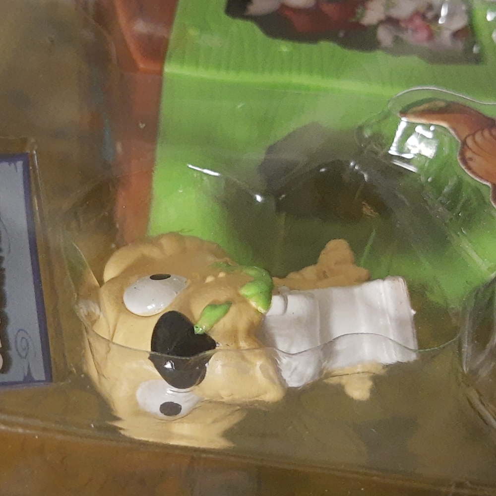 The Ugglys Pet Shop Series 1 Exclusive Slabrador Toy Collectible (Box Damage) - Picture 6 of 13